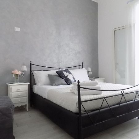נאפולי 1 Amore Romantica Casa Centrale, Silenziosa Ristrutturata מראה חיצוני תמונה