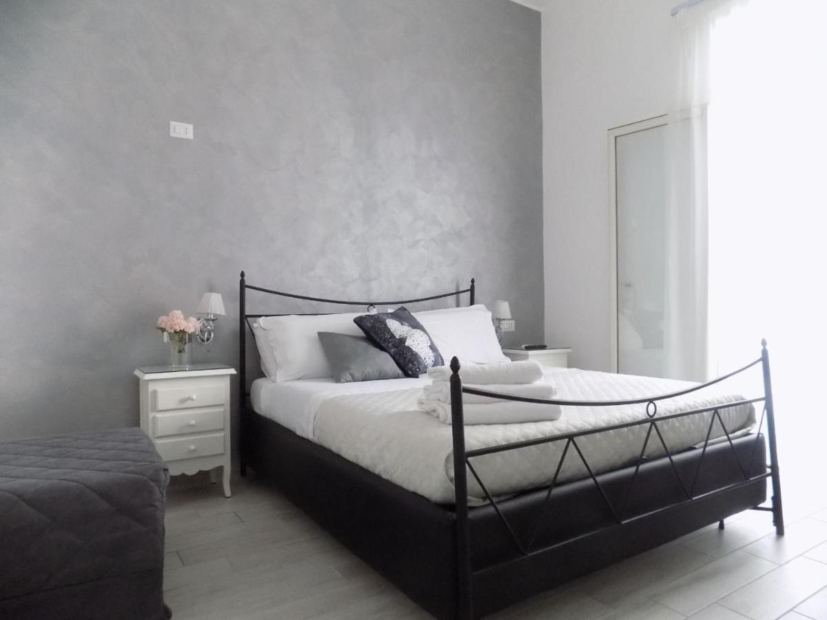 נאפולי 1 Amore Romantica Casa Centrale, Silenziosa Ristrutturata מראה חיצוני תמונה